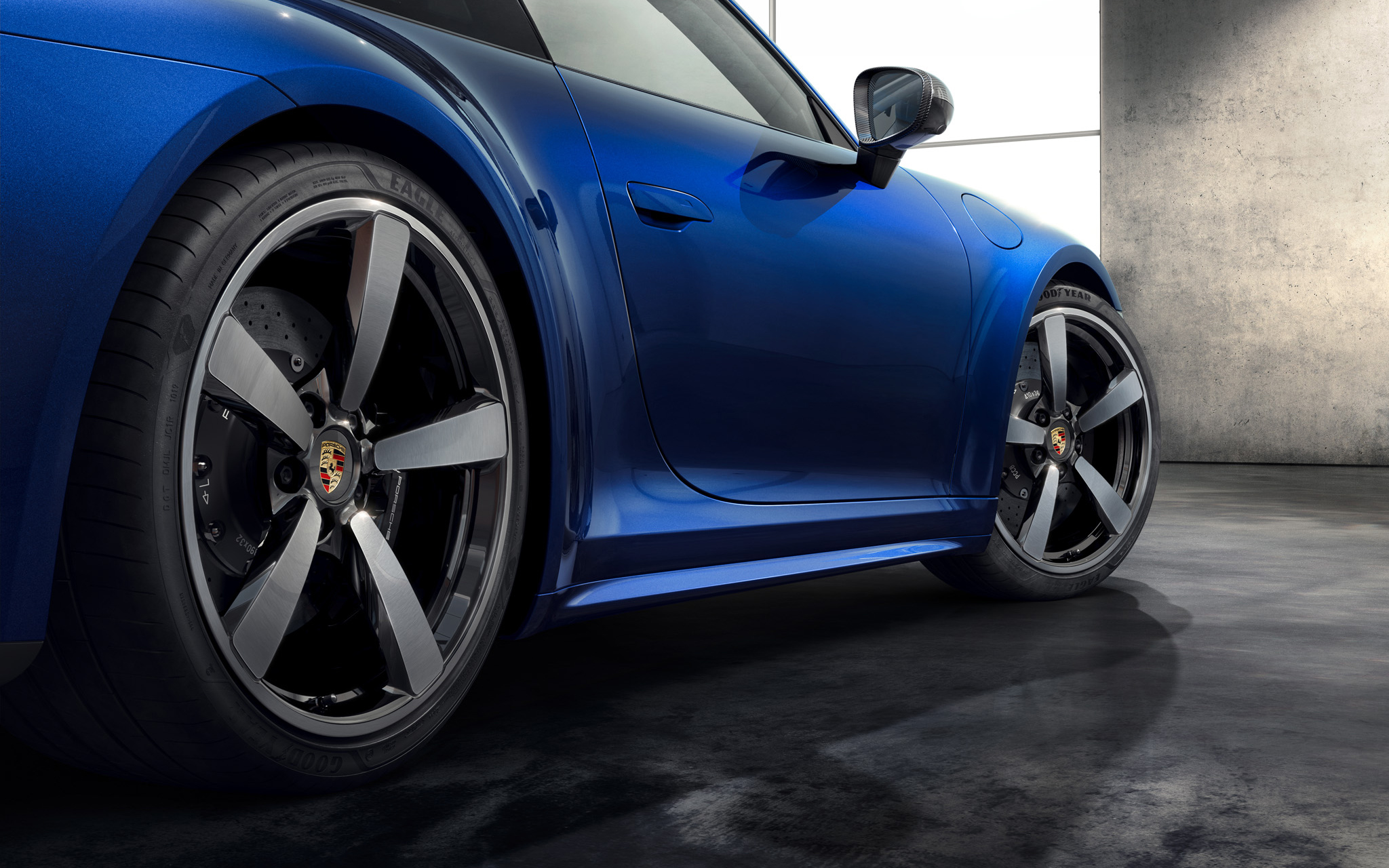 Porsche 992 discount sport design